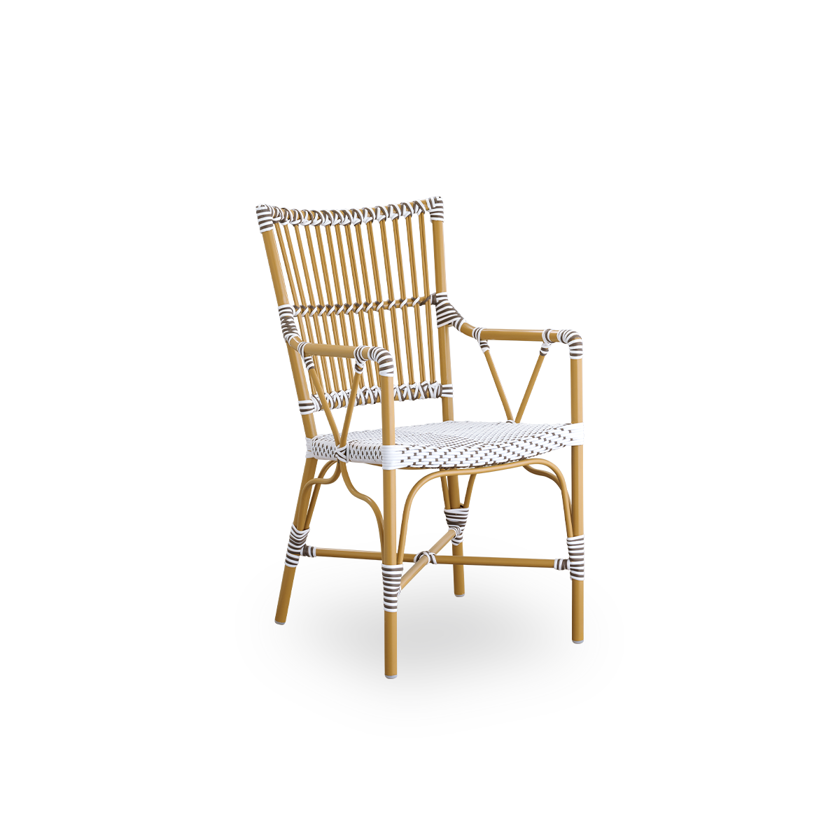 Vista lateral de la silla de comedor exterior Monique con brazos. Estructura de aluminio color almendra con asiento tejido en ArtFibre blanco con puntos marrones. Inspirada en el diseño de bistró de los años 50.