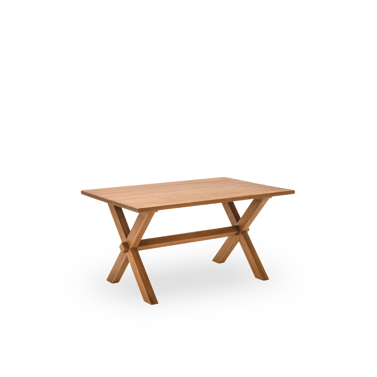 Vista lateral de la mesa de comedor Hugo, 140x90 cm, en teca con superficie natural y patinada. Tratada en superficie para resaltar la veta natural de la madera, con capacidad para cuatro. Fabricada en teca certificada como Indonesian Legal Wood.