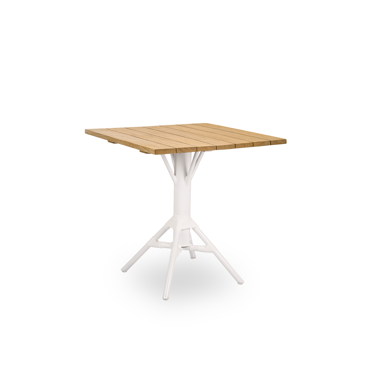 Vista lateral de la mesa de café exterior Nicole, inspirada en el estilo de café francés. Base de aluminio blanco con recubrimiento en polvo y enrollados de ArtFibre, con tapa redonda de teca color castaño, Ø80 cm.