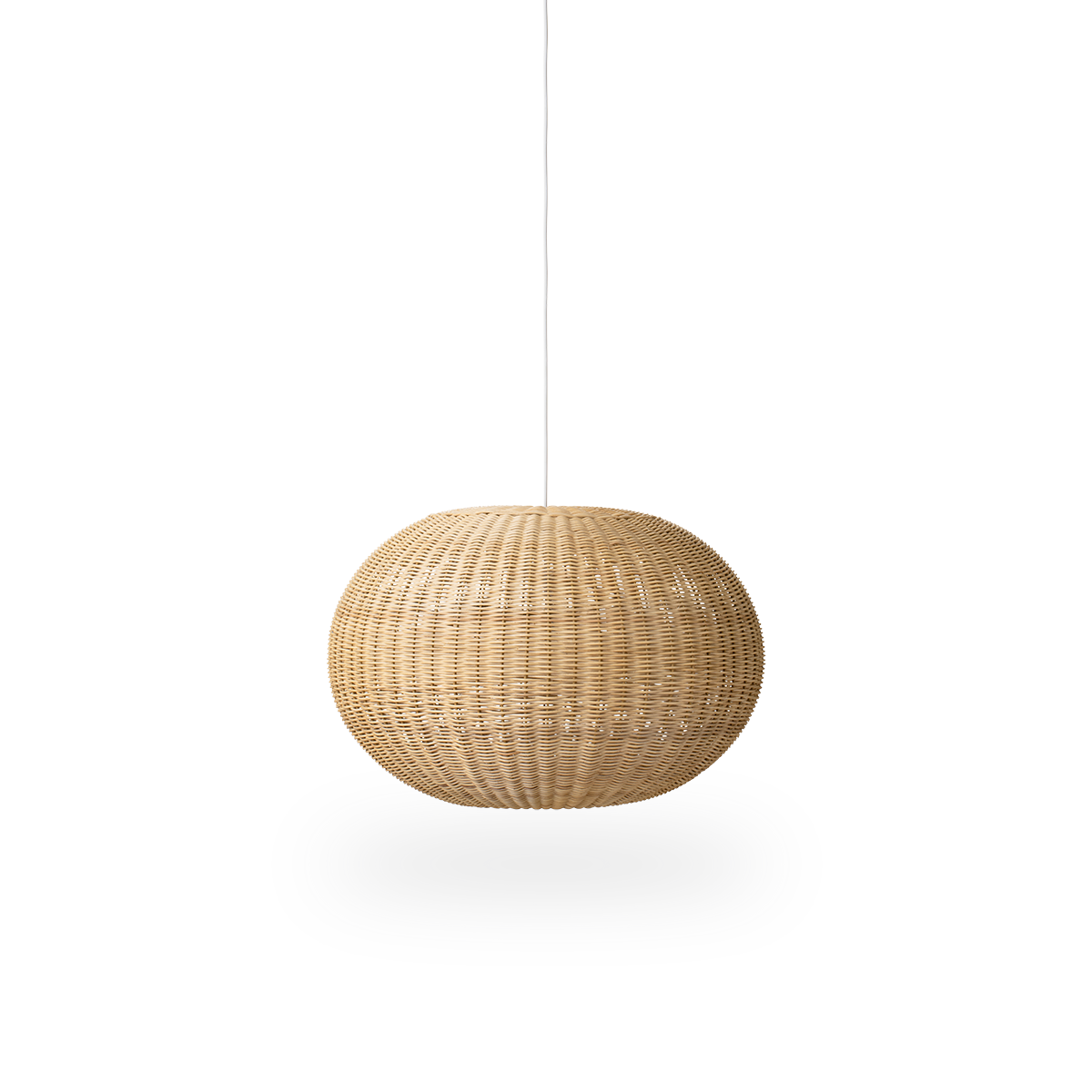 Pantalla de lámpara de ratán Tangelo, diseñada por Darcy Clarke, tamaño Grande, Ø62 cm. Hecha a mano en ratán con estructura interna de acero que le proporciona buen peso y estabilidad.