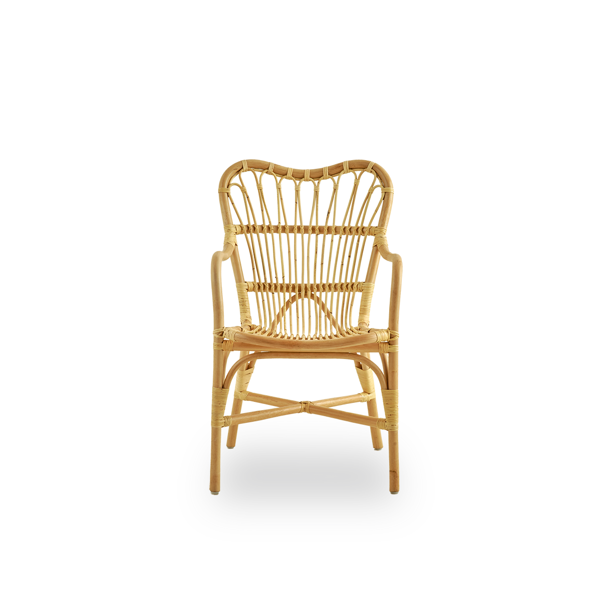 Esta es una imagen de detalle de Margret Dining Chair en natural rattan.