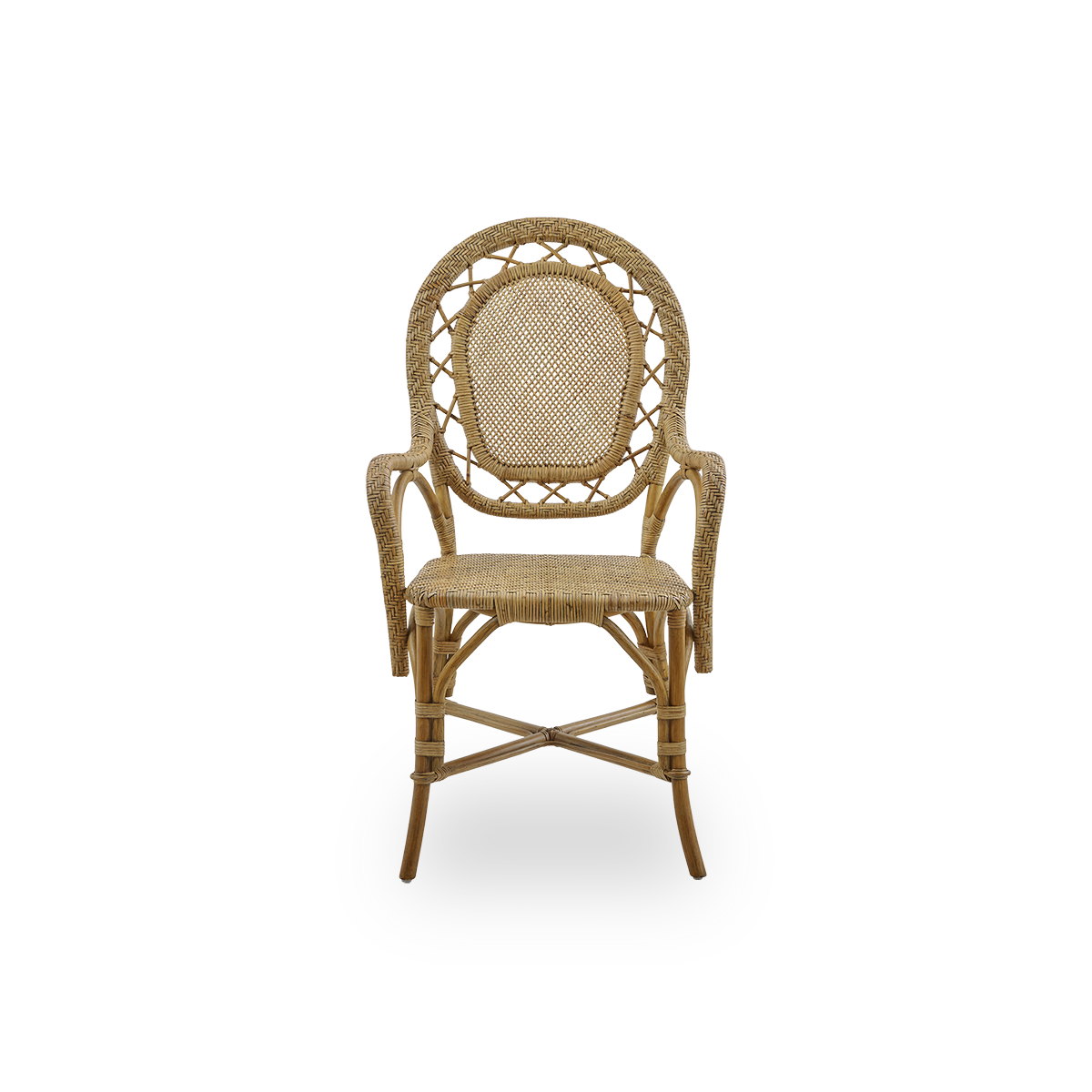 Vista frontal de la silla de comedor Romantica en color marrón antiguo.
Silla elegante y romántica de mimbre con respaldo redondo y asiento completamente tejido en un encantador diseño danés. Hecha a mano con ratán indonesio de alta calidad.