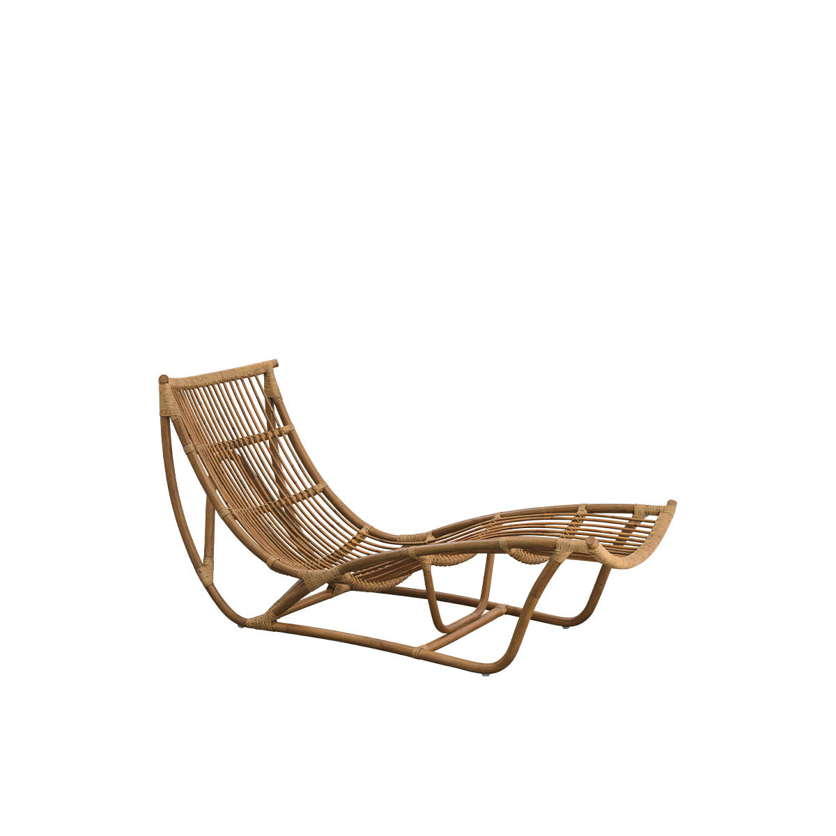 Vista lateral de la tumbona Michelangelo en color ratán Antique Brown. Hecha a mano con ratán de alta calidad de Indonesia.