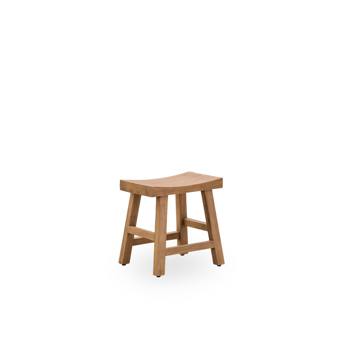 Vista lateral del taburete Charles, un taburete elegante hecho de teca patinada, elaborada con madera legal de Indonesia, con acabado rústico.