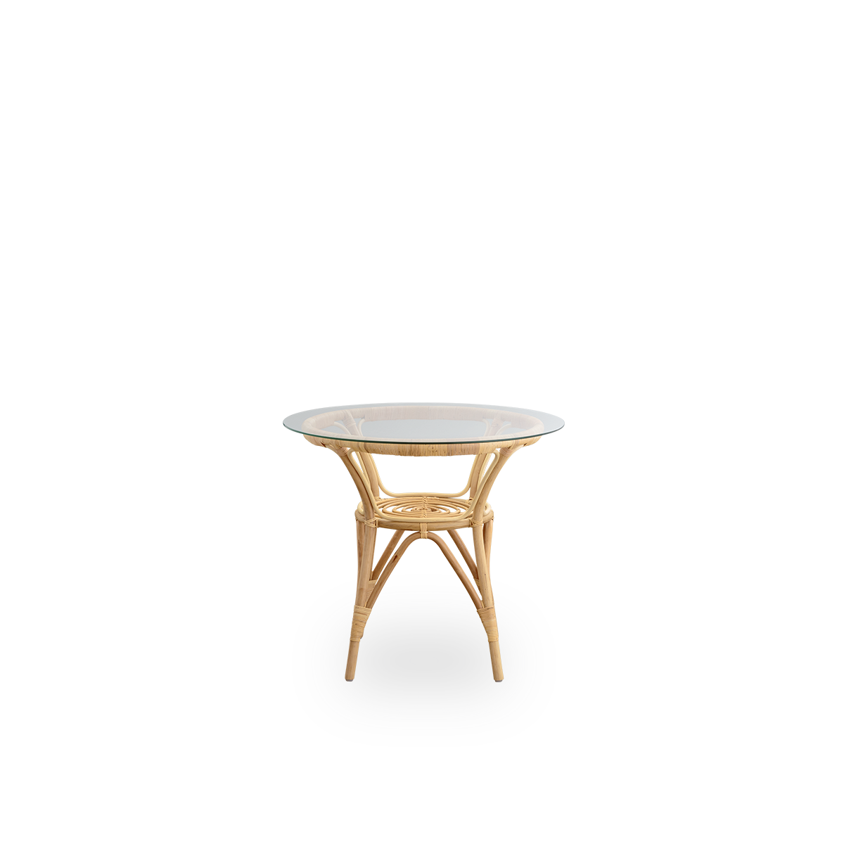 Vista frontal de la mesa de café de ratán Tony con tablero de vidrio templado de 8 mm.
Estructura de ratán hecha a mano con ratán indonesio de alta calidad.