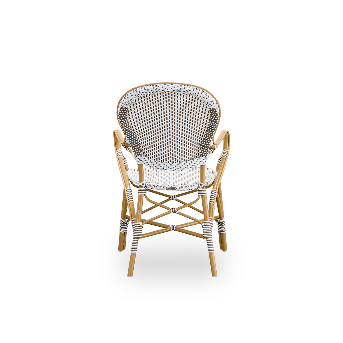 Vista desde atrás de la silla de comedor exterior Isabell con reposabrazos. Estructura de aluminio color almendra con asiento y respaldo de ArtFibre blanco con puntos marrones. Inspirada en el diseño de bistró de los años 50.