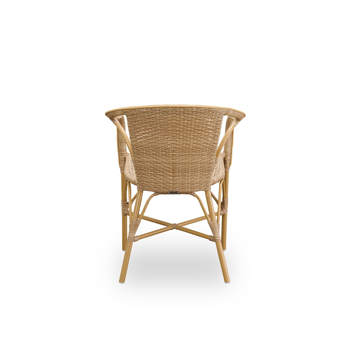 Vista desde atrás de la silla de comedor exterior Madeleine con reposabrazos. Estructura de aluminio color almendra con asiento y respaldo tejidos en ArtFibre de color natural.
