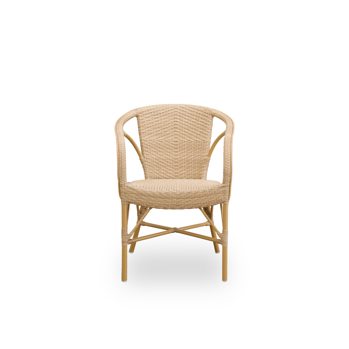 Vista frontal del sillón de comedor exterior Madeleine.
Estructura de aluminio color almendra con asiento y respaldo tejidos en ArtFibre en color natural.