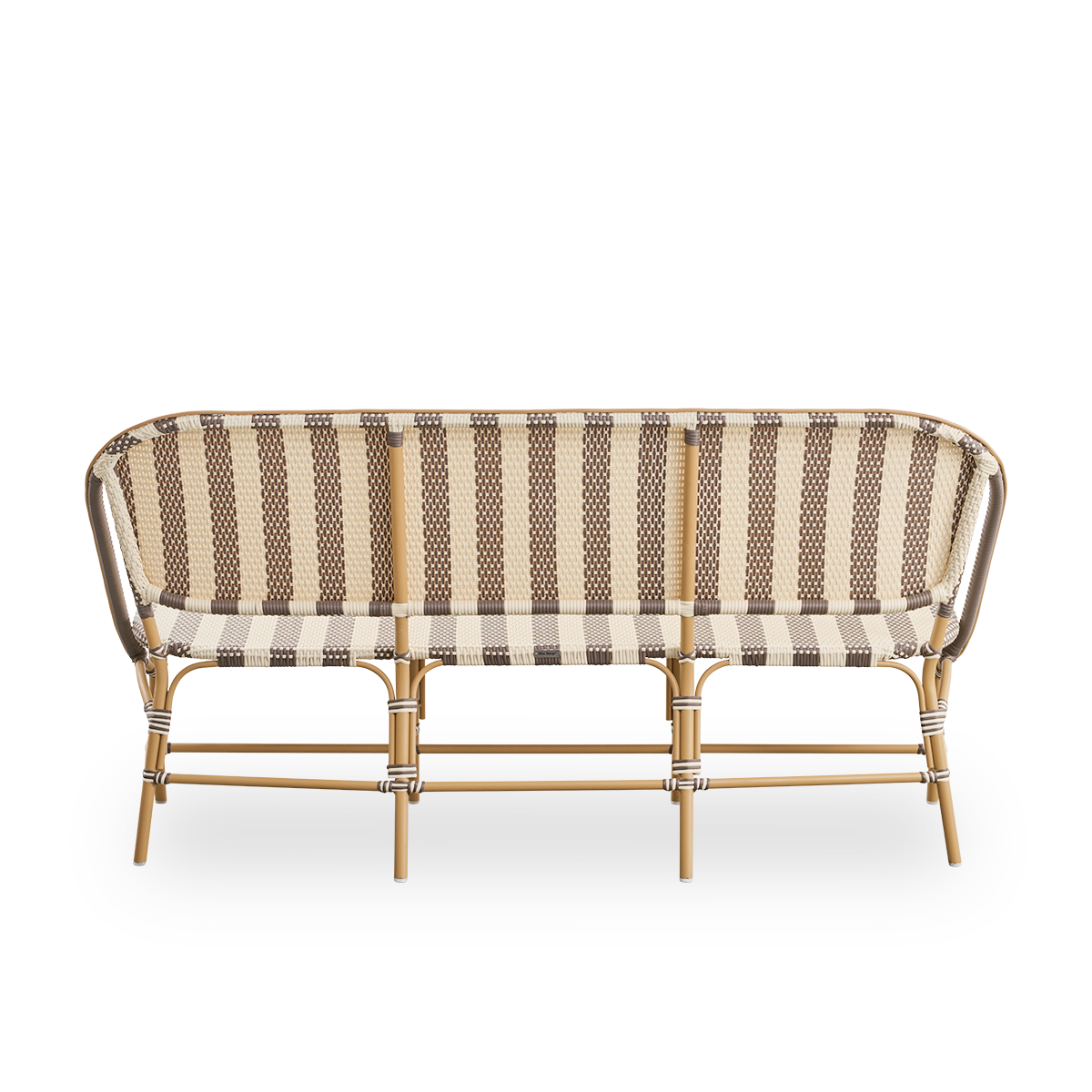 Vista trasera sencilla del banco exterior Sofie, inspirado en el estilo de los cafés franceses. Estructura de ratán con asiento y respaldo completamente tejidos, hechos a mano en ArtFibre con un patrón de rayas anchas en los colores marfil y marrón. Banco