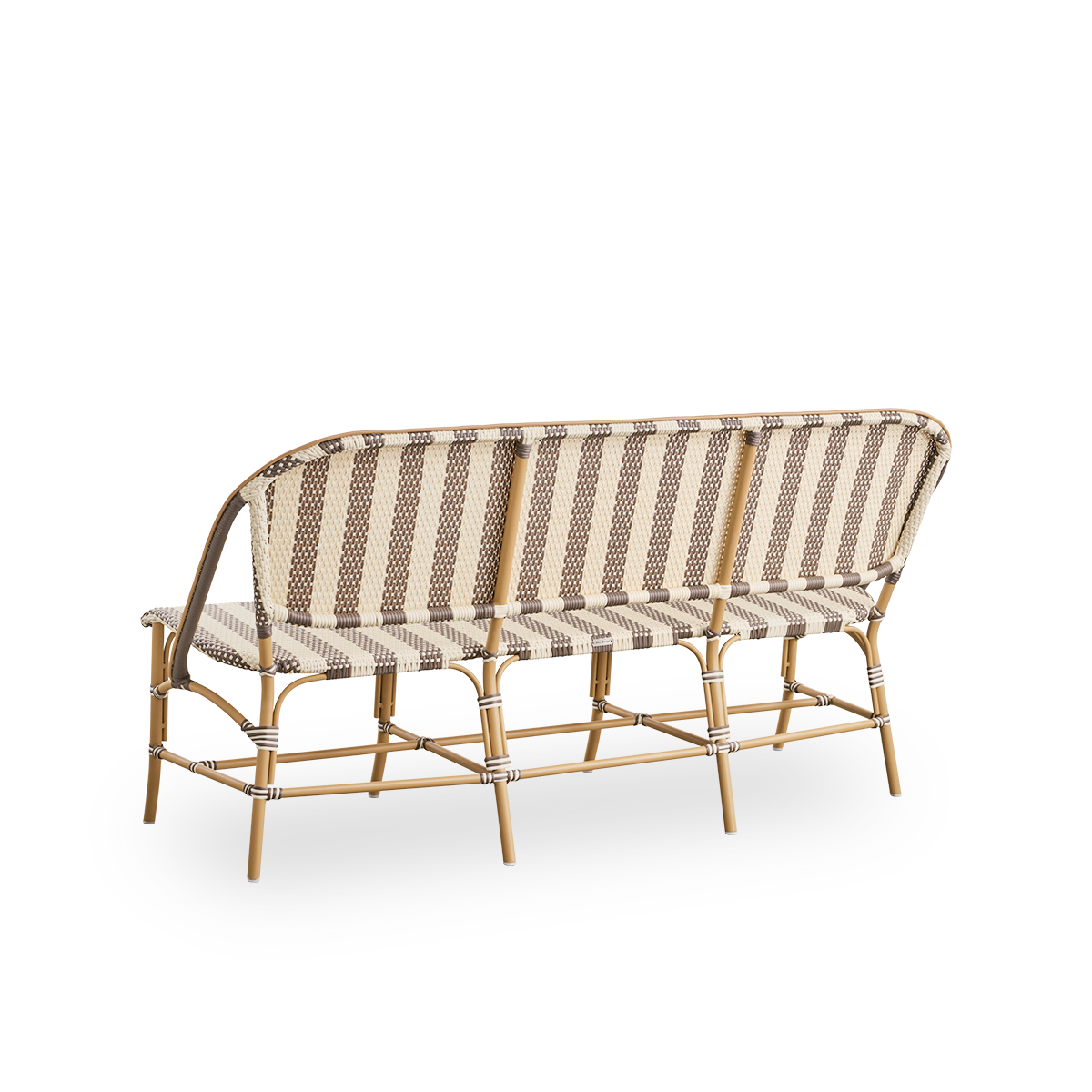 Vista trasera del banco exterior Sofie, inspirado en el estilo de café francés.
Estructura de ratán con asiento y respaldo completamente tejidos a mano en ArtFibre con patrón de rayas anchas en marfil y marrón. Banco bistró de ratán apilable.