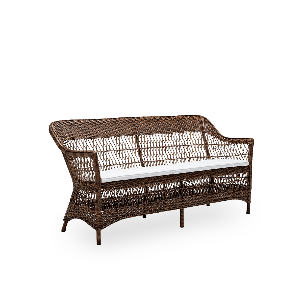 Vista lateral del sofá de exterior Charlot de 3 plazas con cojín de asiento, en ArtFibre marrón y aluminio. De la colección Georgia Garden de Sika-Design, inspirada en el estilo colonial británico y el mueble de mimbre danés clásico.