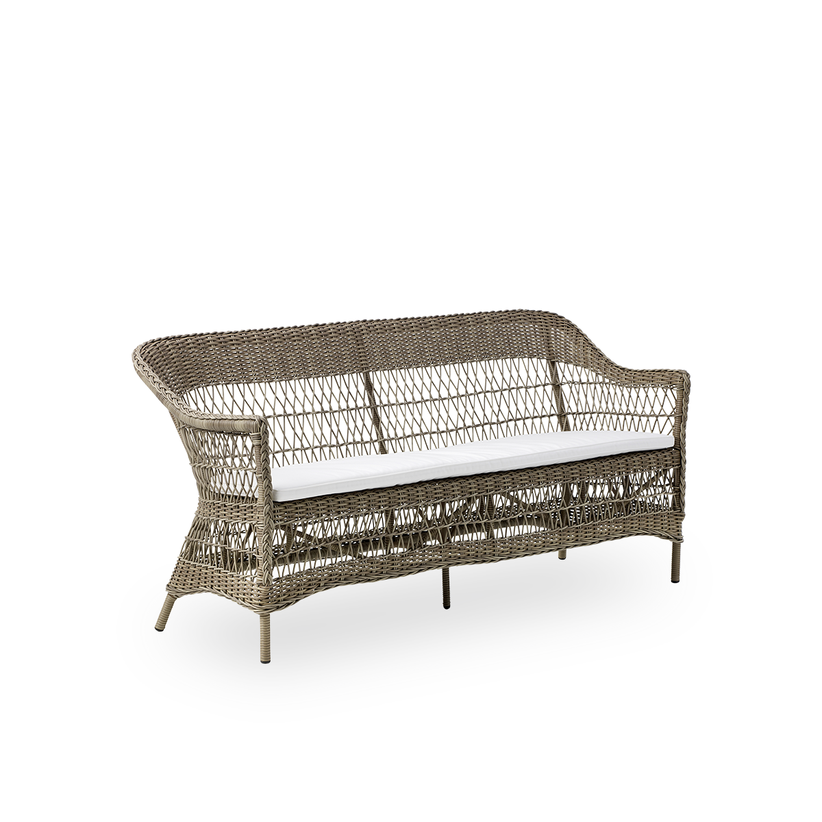 Vista lateral del sofá exterior Charlot de 3 plazas en color Antique Grey, un sofá exterior totalmente tejido al estilo colonial británico, hecho a mano con ArtFibre sobre estructuras de aluminio duraderas.