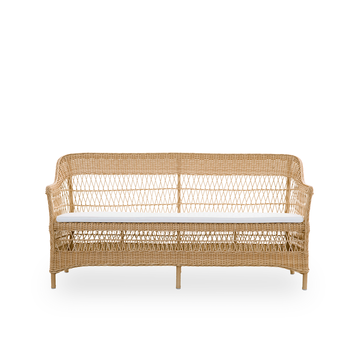 Vista frontal del sofá exterior Charlot de 3 plazas en color natural, un sofá de exterior completamente tejido en estilo colonial británico, hecho a mano con ArtFibre sobre estructuras de aluminio duraderas.