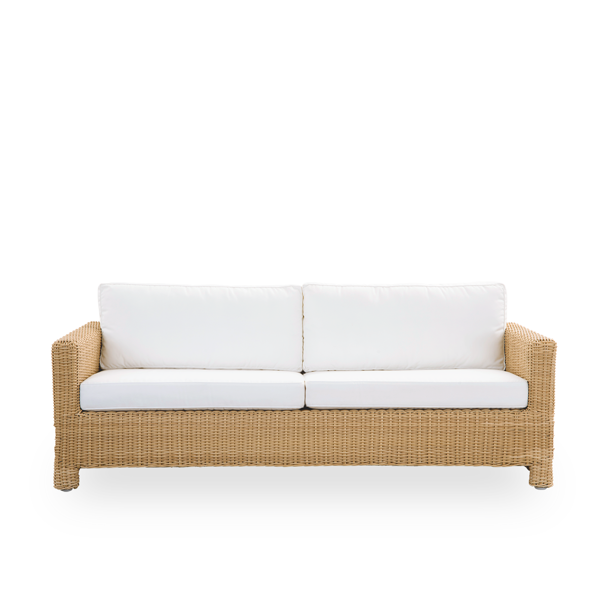 Vista frontal del sofá de exterior Carrie en color natural. Sofá cuadrado y robusto de 3 plazas con estructura de aluminio completamente tejida con ArtFibre.