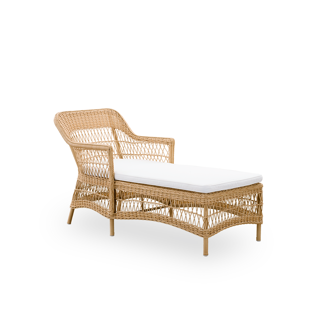 Vista lateral del chaise lounge exterior Olivia en color Natural. Estructura de aluminio completamente tejida con ArtFibre. Estilo romántico inspirado en el colonial británico.