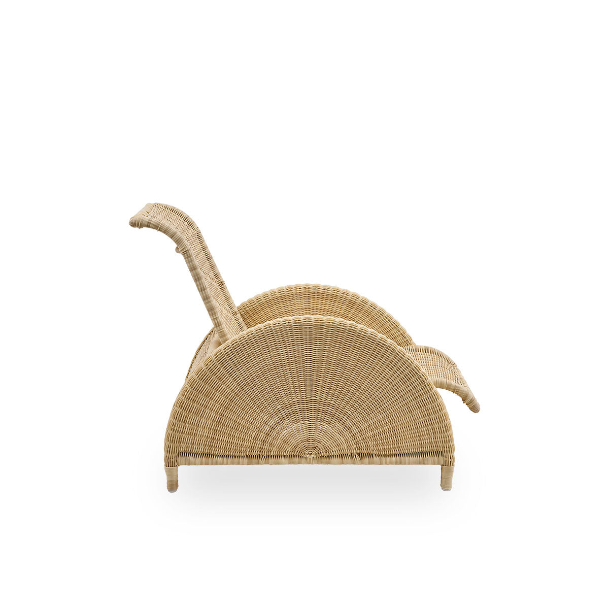 Vista lateral de la silla lounge de exterior Paris, diseño icónico de Arne Jacobsen. Estructura de aluminio completamente tejida con ArtFibre.