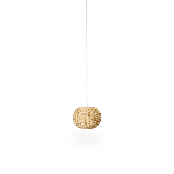 Pantalla de lámpara exterior Tangelo, diseñada por Darcy Clarke, tamaño Extra Pequeño, Ø24 cm. Hecha a mano en ArtFibre resistente a la intemperie con estructura interna de acero que le proporciona buen peso y estabilidad.