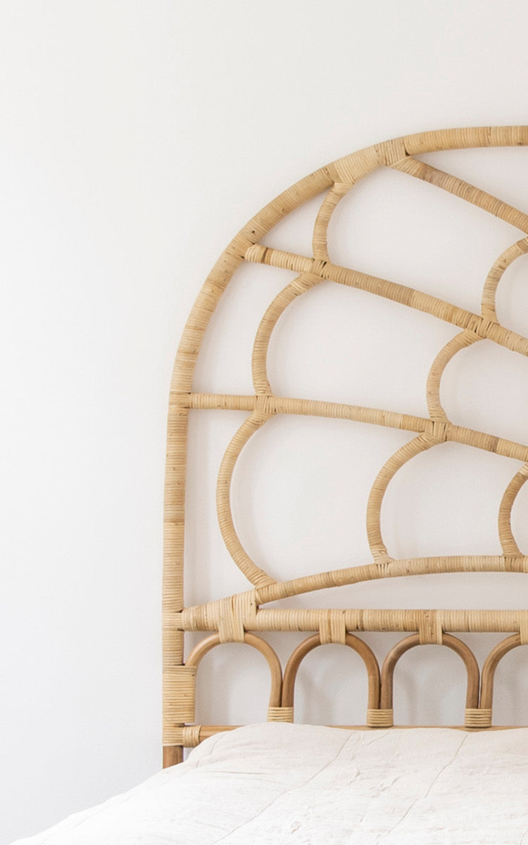Esta es una imagen de detalle de Celia cabecero en natural rattan.