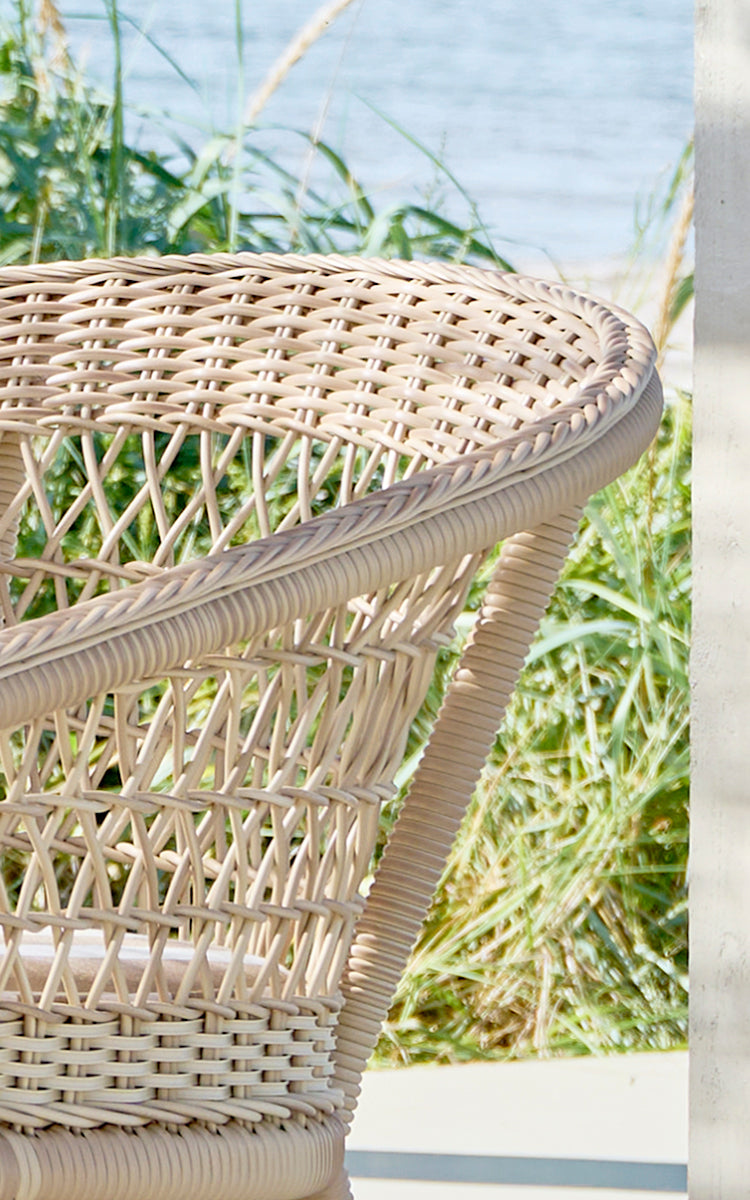 Esta es una imagen de detalle de Exterior silla de comedor en natural ArtFibre Aluminium.