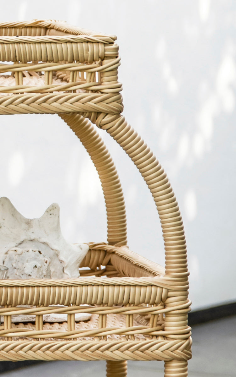 Esta es una imagen de detalle de James en natural artfibre aluminium.