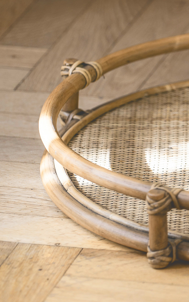 Esta es una imagen de detalle de Andreas bandeja en natural Rattan.