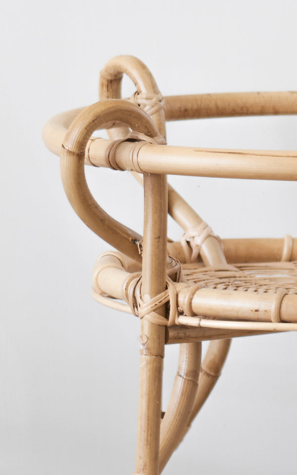 Esta es una imagen de detalle de Fratellino carrito en polished Natural Rattan.