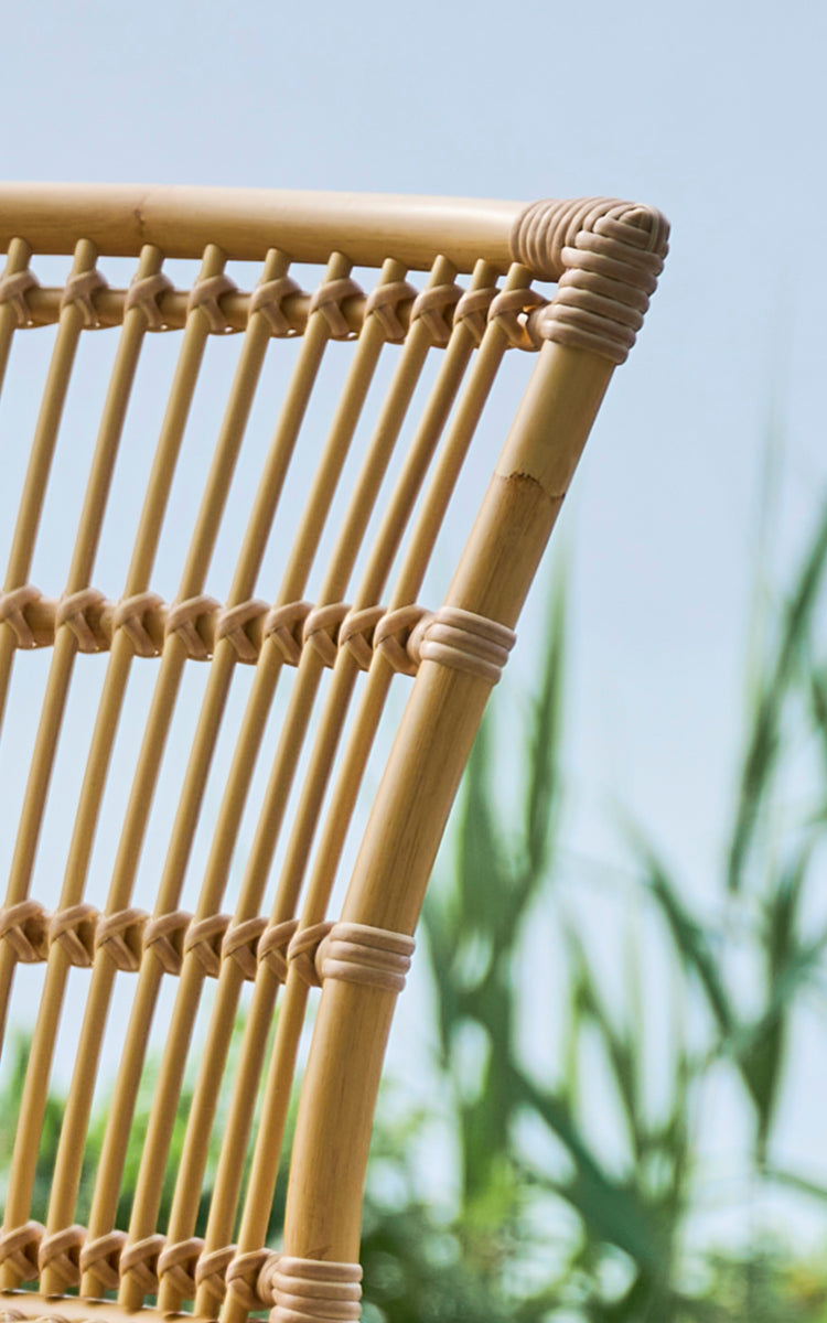 Esta es una imagen de detalle de Elisabeth silla de comedor exterior en natural Aluminium ArtFibre.