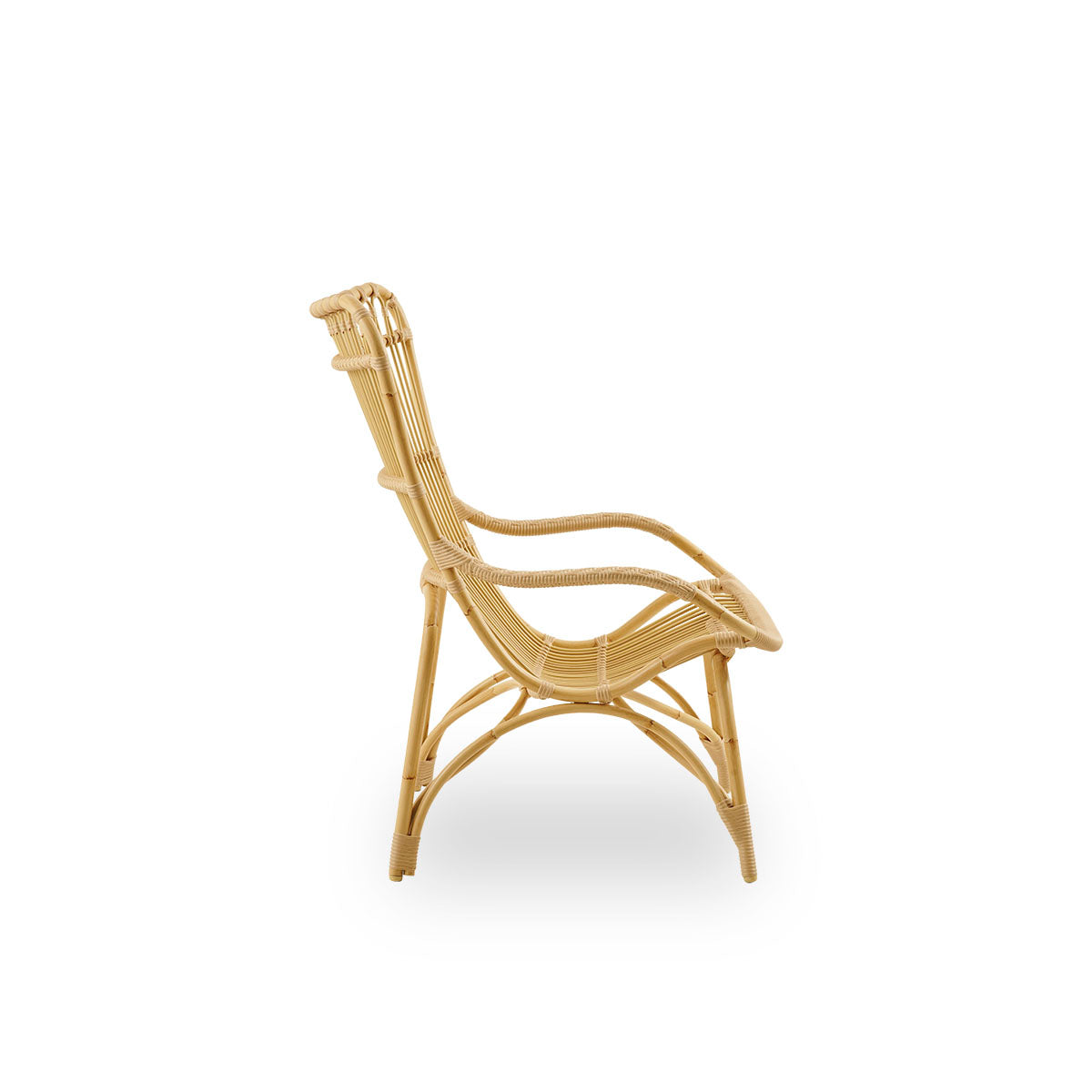 Plain side view of Monet outdoor lounge chair with high backrest and armrests presented in Natural color. Aluminium frame in rattan look with ArtFibre windings.