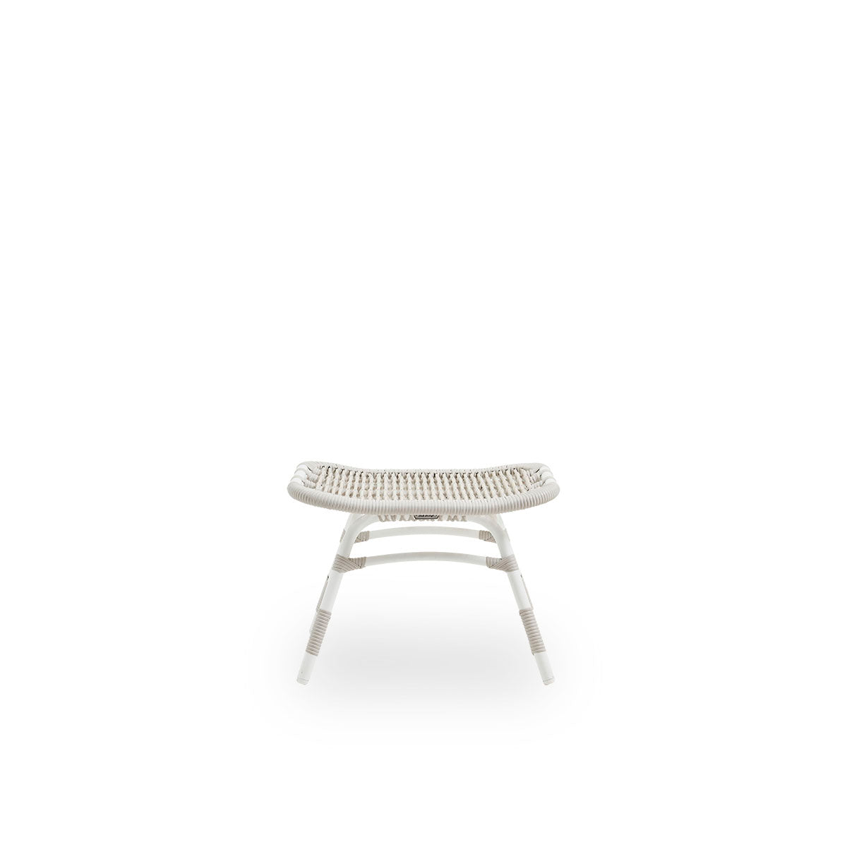 Front view of the Monet outdoor footstool in Dove White color.
Aluminium frame with ArtFibre windings.