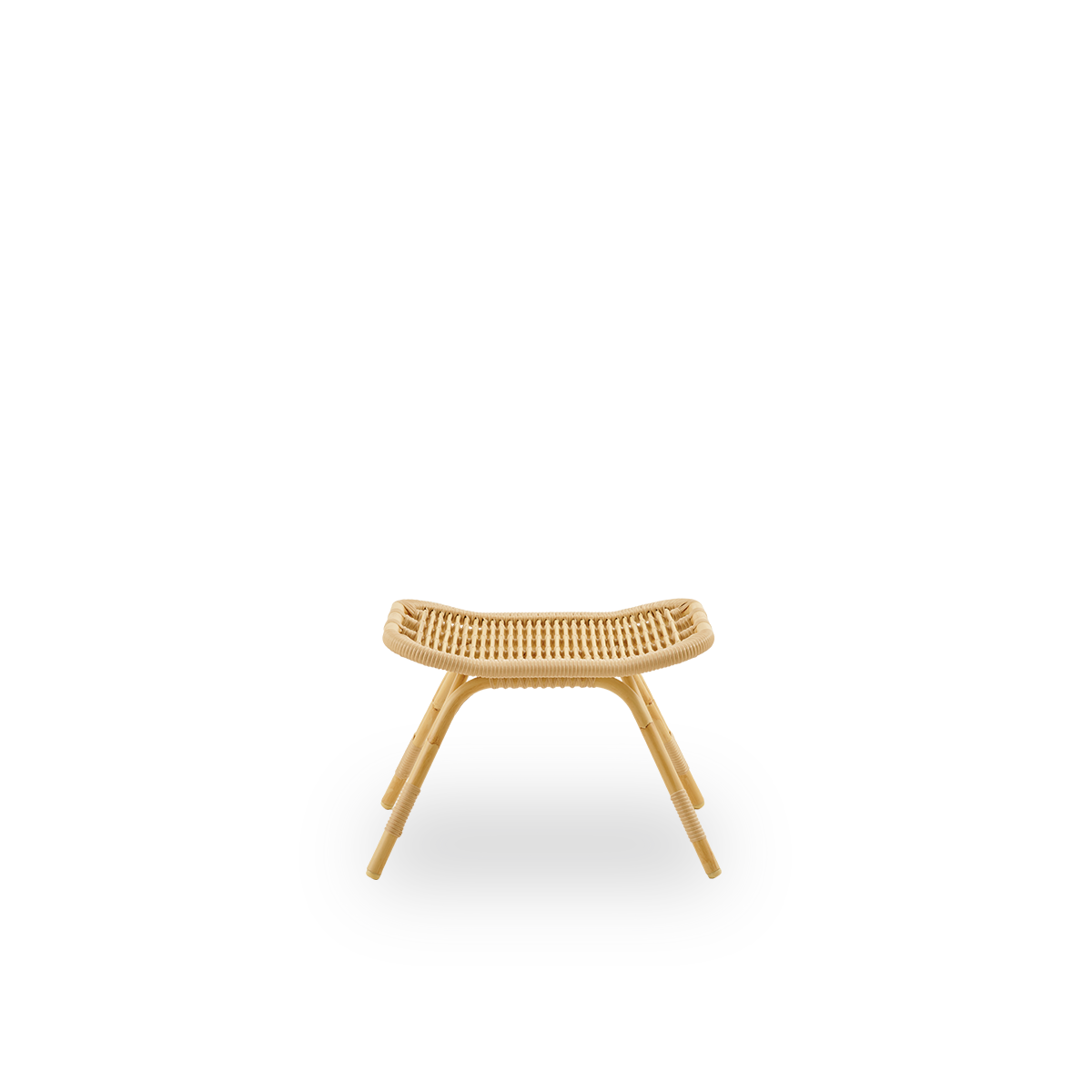 Vista frontal del taburete exterior Monet en color natural.
Estructura de aluminio con aspecto de ratán y detalles tejidos de ArtFibre.