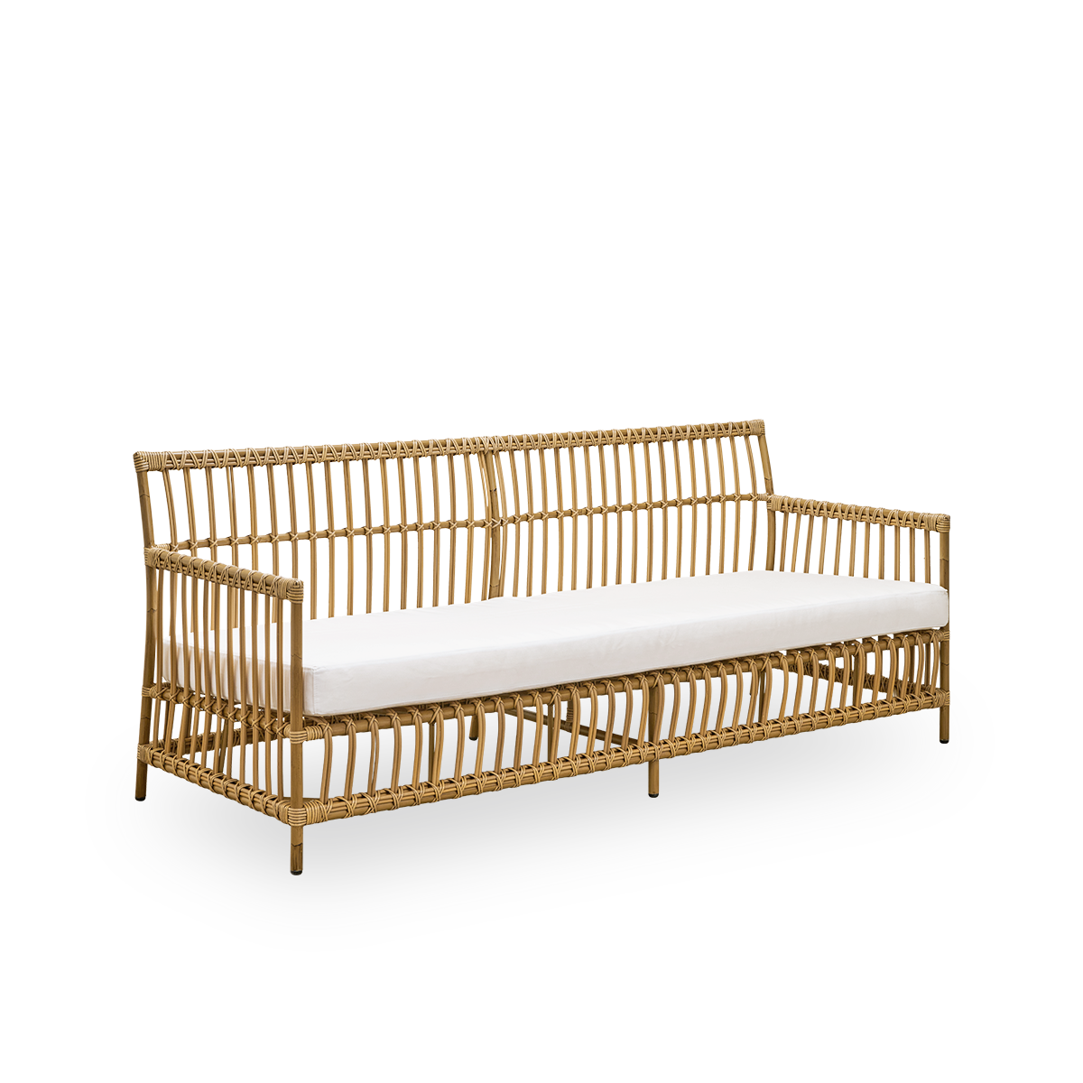 Vista lateral del sofá exterior Caroline de 3 plazas en color Antique, diseño danés simple y elegante. Estructura de aluminio con aspecto de ratán y ataduras de ArtFibre.