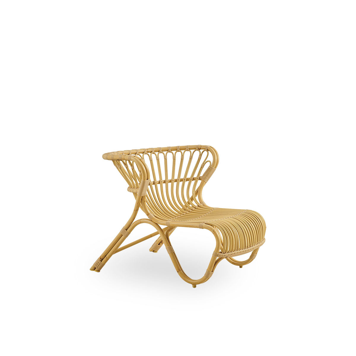 Side view of Fox Exterior lounge chair in natural rattan look, award-winning design by Viggo Boesen, low curvy lounge chair with hand-bent aluminium frame and ArtFibre windings.